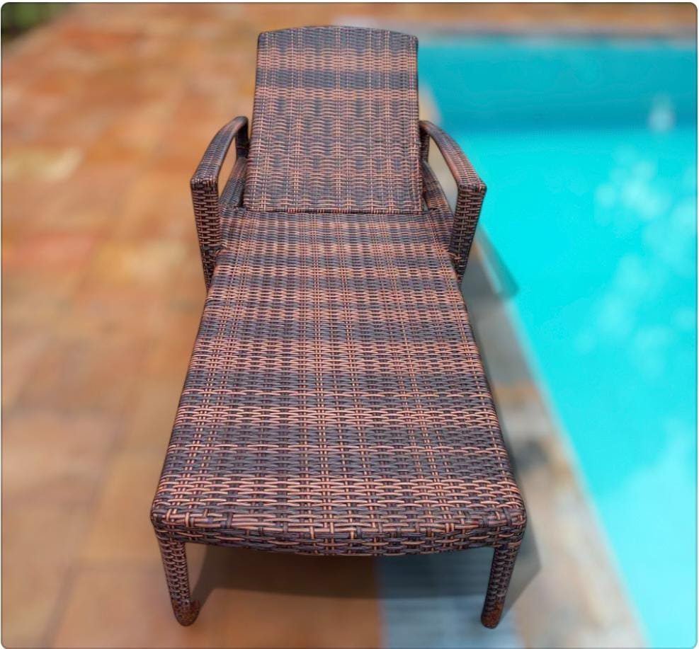 Rattan Poolside Day Bed - Image 3