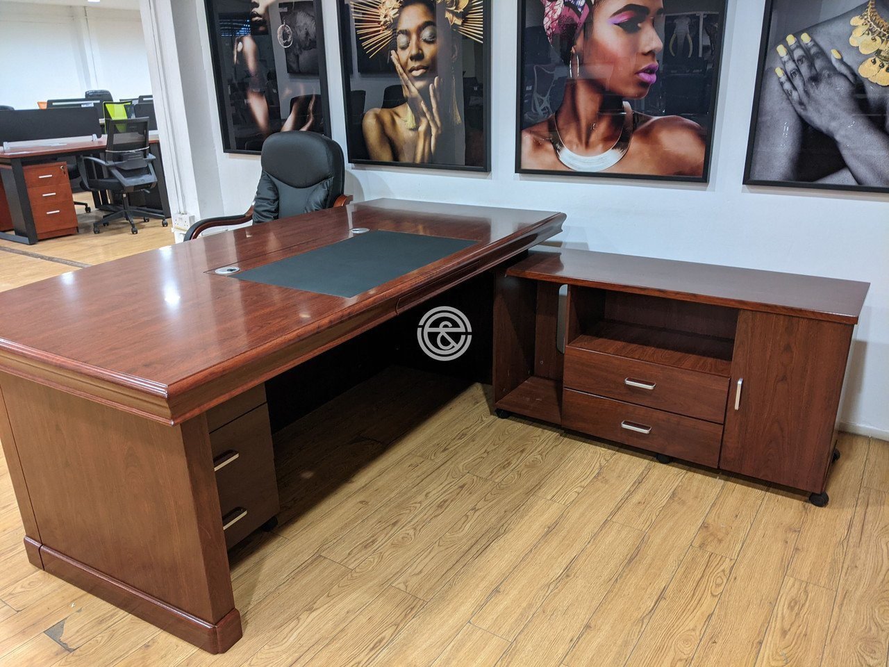 1.6m Long Executive desk - Image 4