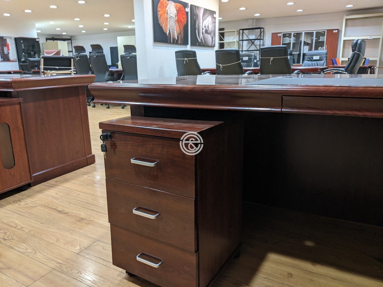 1.6m Long Executive desk - Image 7
