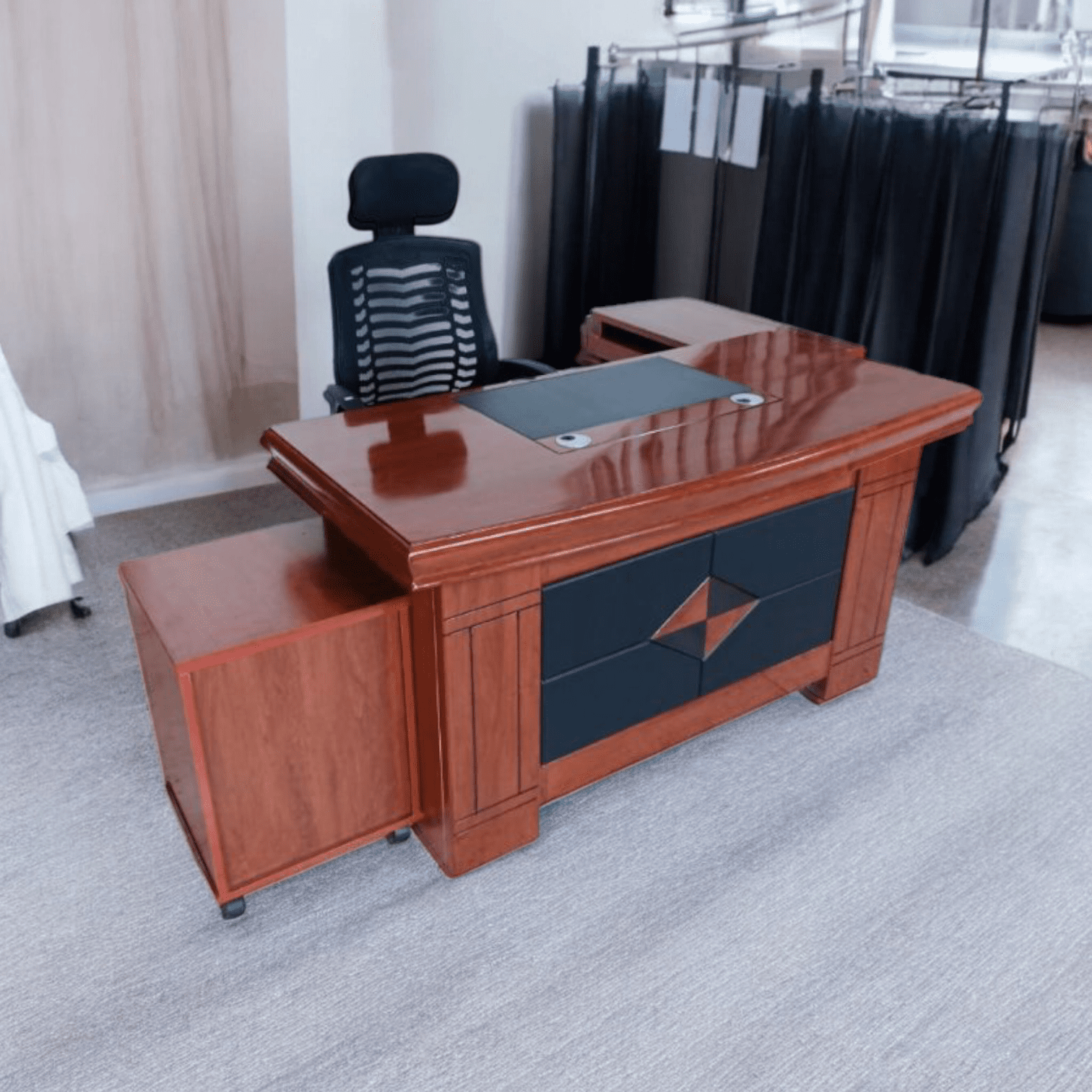 1.4m Long Executive desk